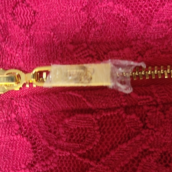 Lace crop top by Guess - Picture 3 of 4